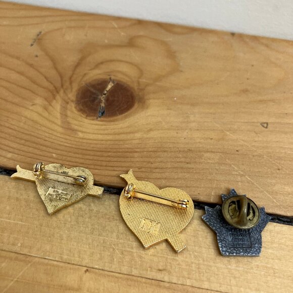 Banff National Park Lapel Pin Badge Set of 3 Sulphur Mountain Canada Souvenir - Picture 2 of 5